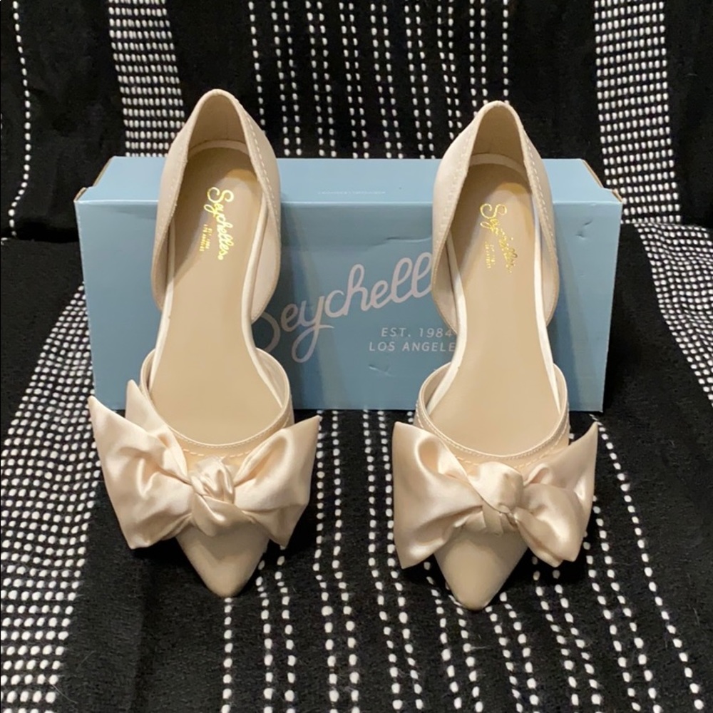 NEW! Seychelles Ivory Satin Flats with Bow